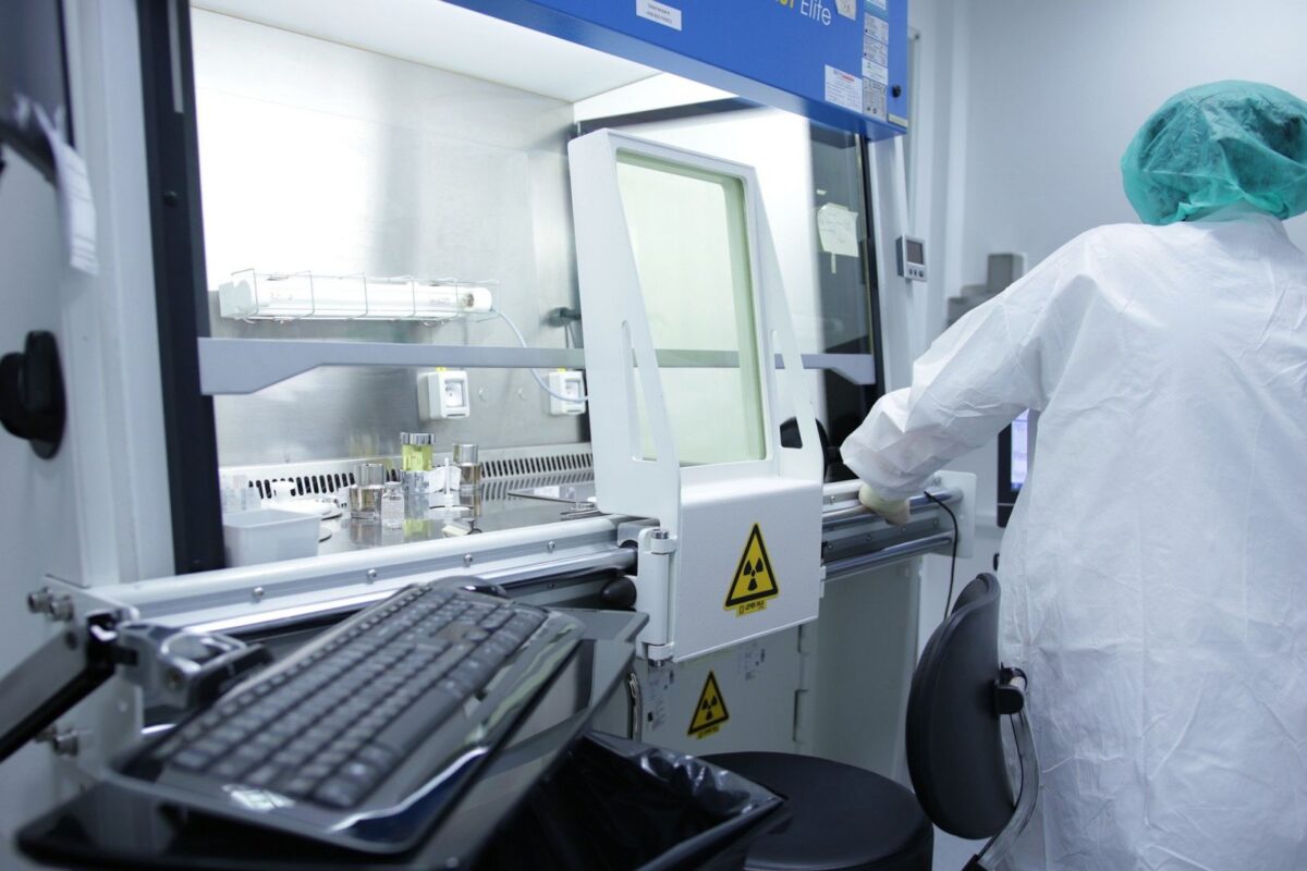 Autorite Concurrence Trois Laboratoires Sanctionnes Pratiques Abusives Novartis Roche Genentech